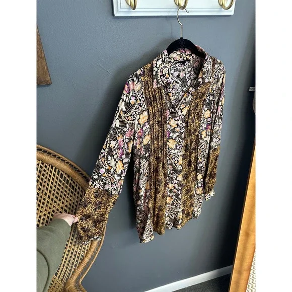 Jane + Delancey Womens S Top Mixed Paisley Floral Pintuck Button Blouse Tunic - Picture 2 of 7